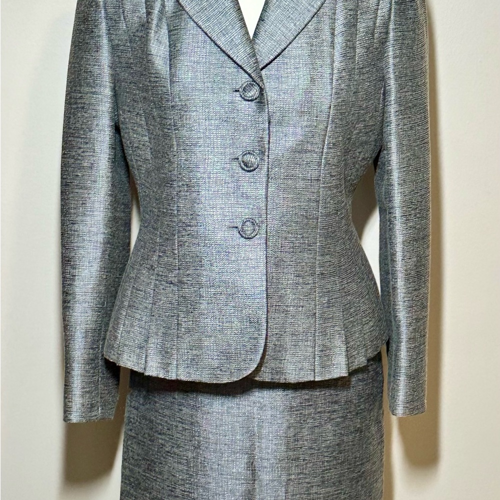 Elegant Women's Blue/Gray Skirt Suit